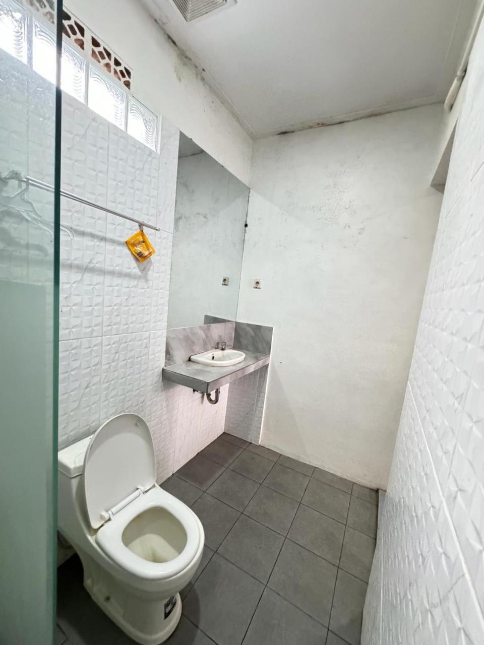 Fakhira Residence Hotel Чианджур Экстерьер фото