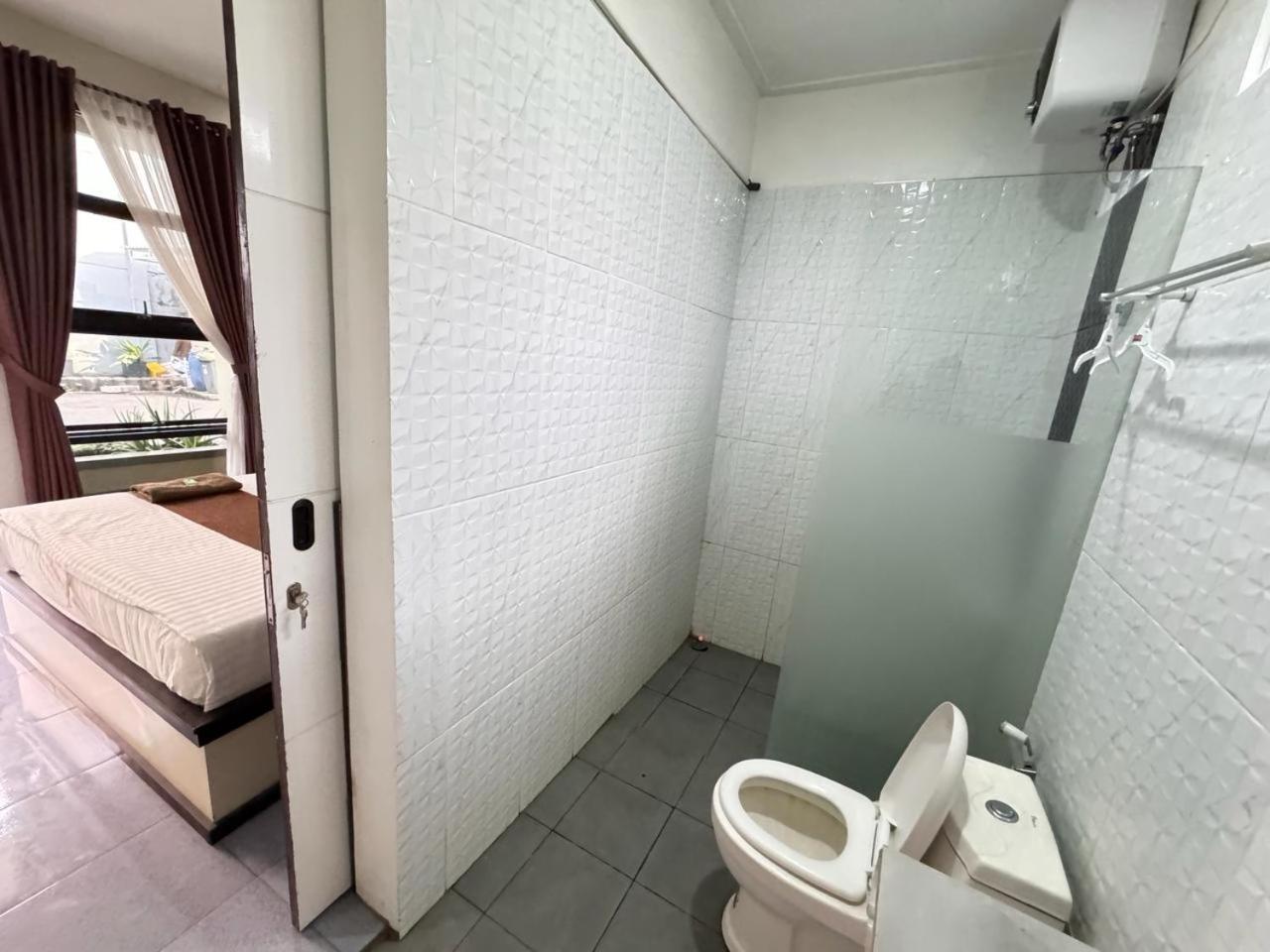 Fakhira Residence Hotel Чианджур Экстерьер фото