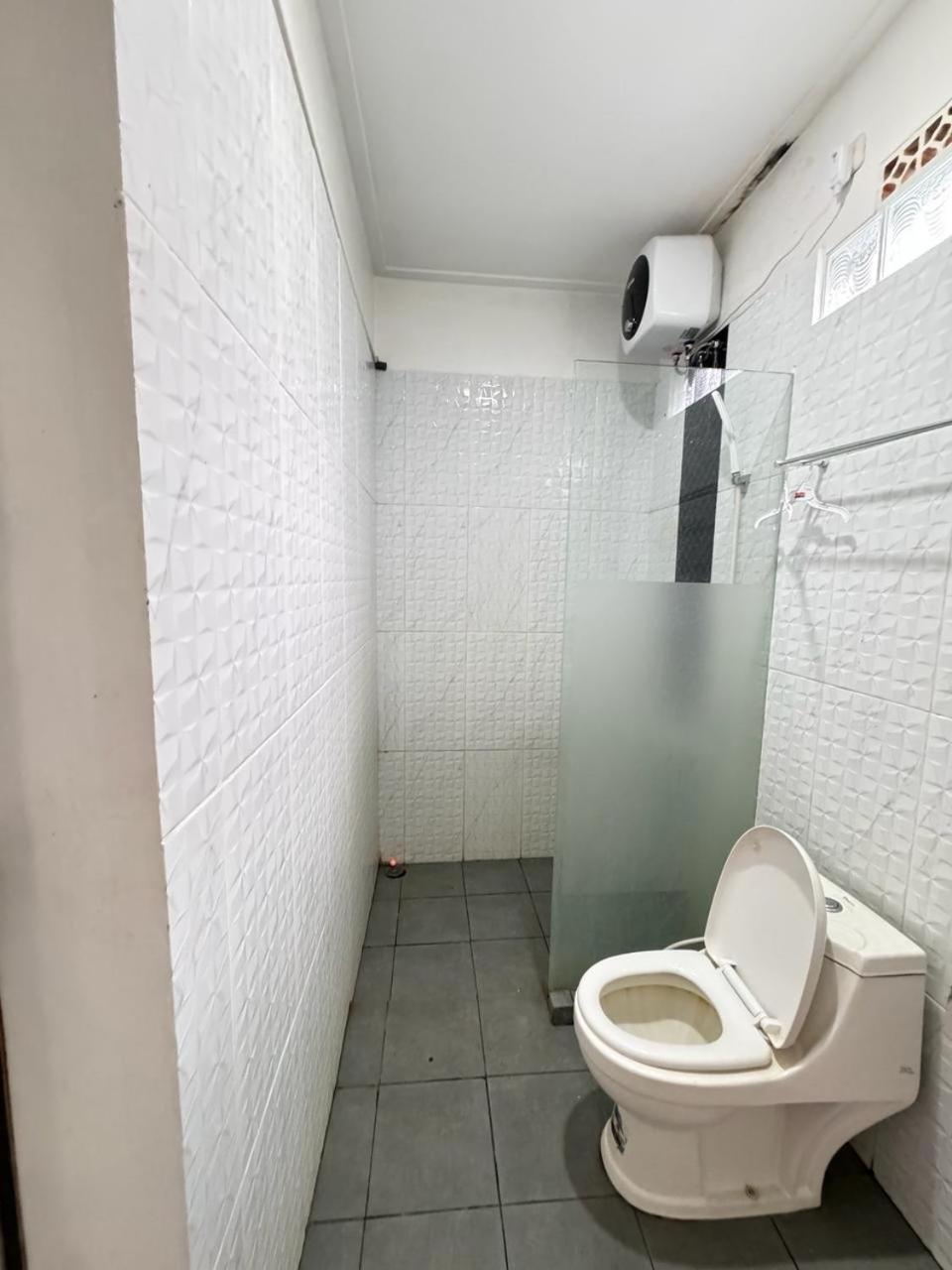 Fakhira Residence Hotel Чианджур Экстерьер фото