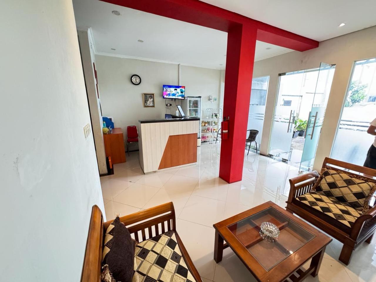 Fakhira Residence Hotel Чианджур Экстерьер фото